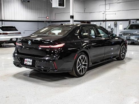 Used 2023 BMW 760i xDrive w/ Parking Assistance Package image 5