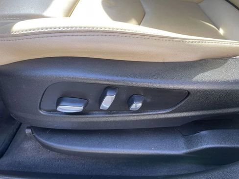 Used 2019 Cadillac XT5 Luxury image 17