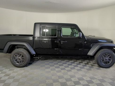 New 2026 Jeep Gladiator Sport image 4