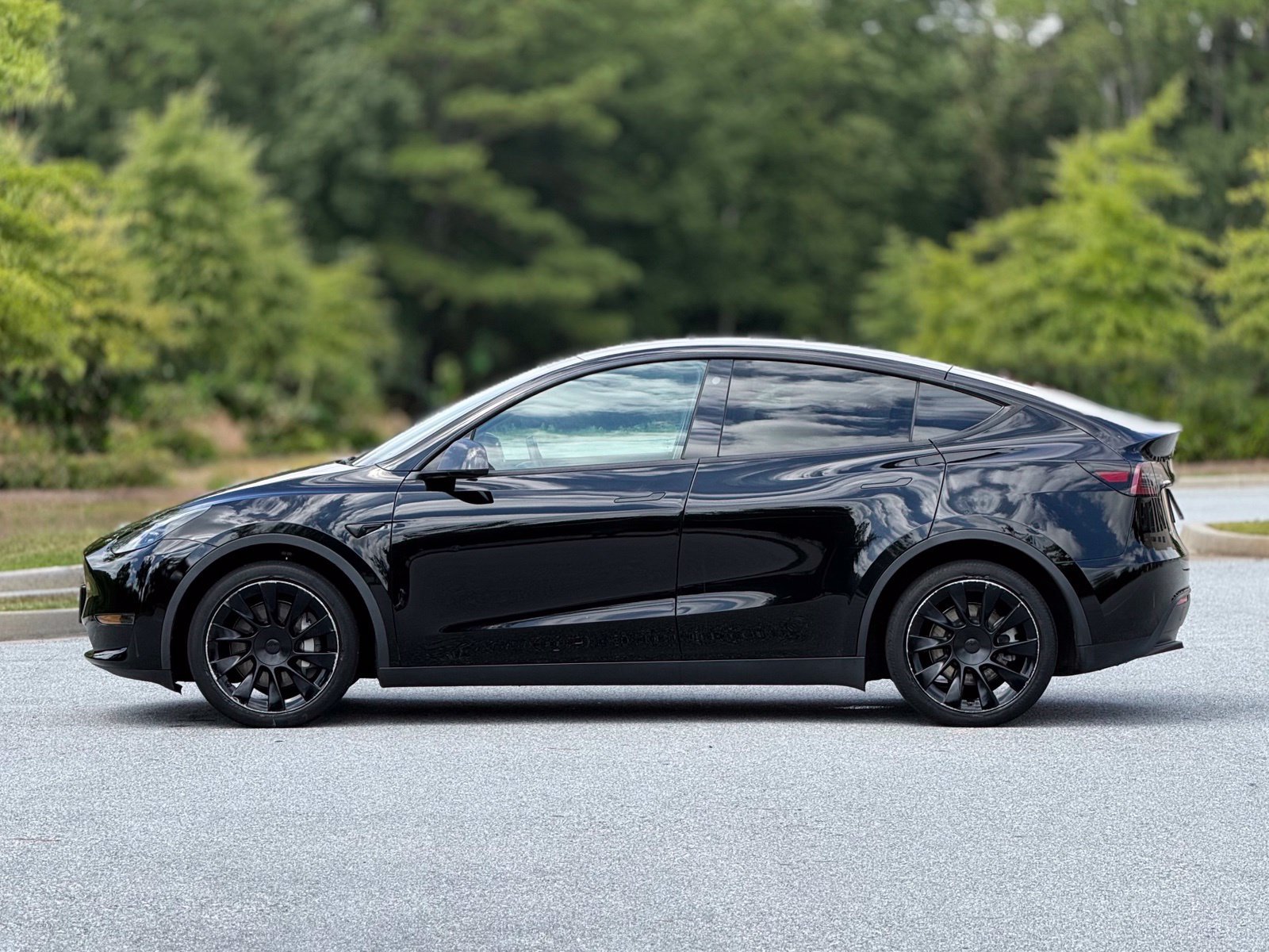 Used 2023 Tesla Model Y Long Range AWD/4WD image 9