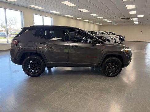 Used 2023 Jeep Compass Trailhawk w/ Trailhawk Elite Group AWD/4WD image 8