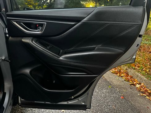 Used 2019 Subaru Forester Limited image 12