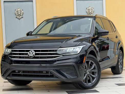 Used 2023 Volkswagen Tiguan SE FWD image 3