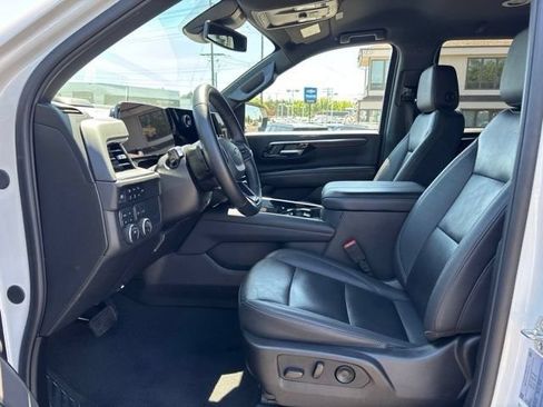 Used 2025 Chevrolet Tahoe Z71 AWD/4WD image 8