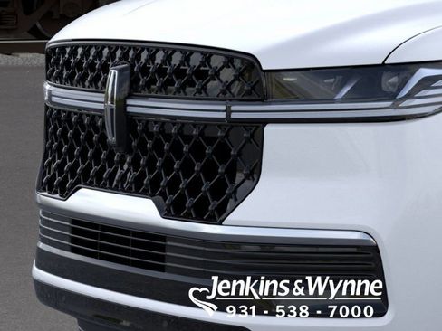 New 2026 Lincoln Navigator Reserve AWD/4WD image 17