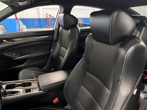 Used 2018 Honda Accord Sport image 23