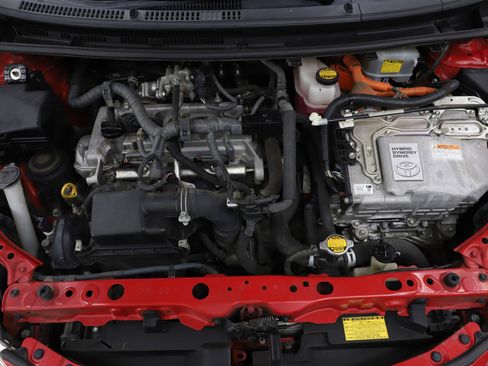 Used 2014 Toyota Prius C Three image 27