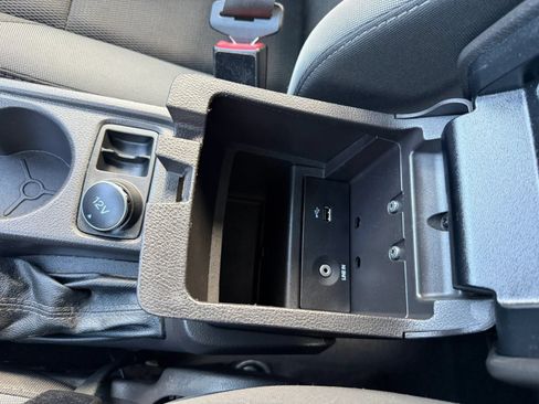 Used 2013 Ford Focus SE FWD image 45