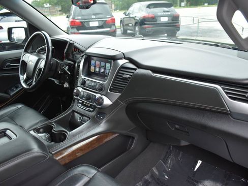 Used 2019 Chevrolet Suburban LT AWD/4WD image 13