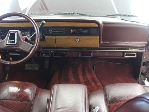 Used 1989 Jeep Grand Wagoneer image 7