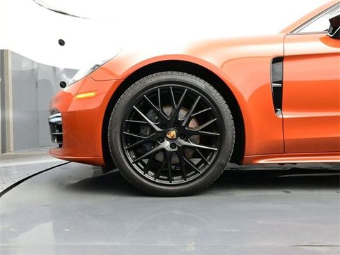 Used 2022 Porsche Panamera 4 Platinum Edition image 6