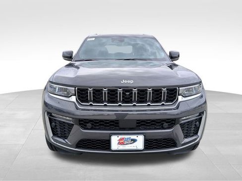 New 2026 Jeep Grand Cherokee Limited image 8