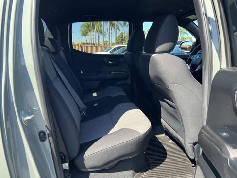 Used 2022 Toyota Tacoma TRD Off-Road w/ Technology Package image 34