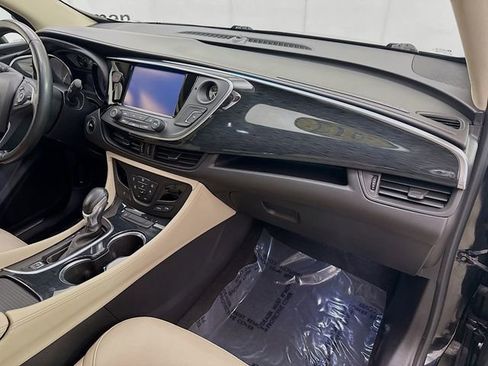 Used 2017 Buick Envision Essence image 28