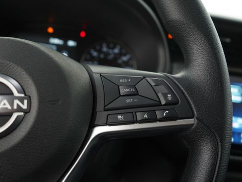 Used 2023 Nissan Kicks SV image 24