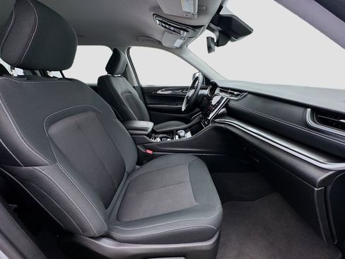 Used 2022 Jeep Grand Cherokee L Laredo w/ Luxury Tech Group I image 21