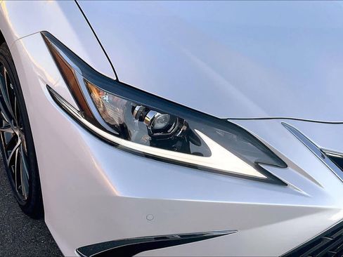 New 2025 Lexus ES 350 w/ Premium Package image 13