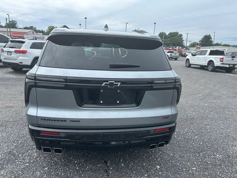Used 2024 Chevrolet Traverse RS AWD/4WD image 9