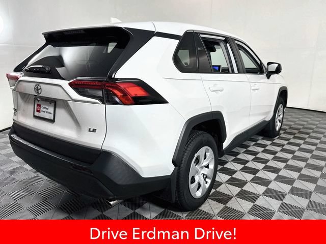Certified 2024 Toyota RAV4 LE FWD image 23