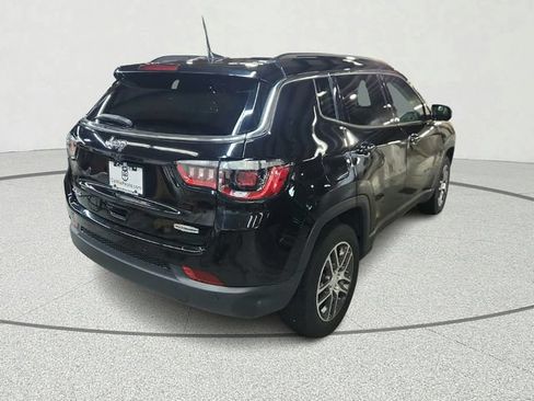 Used 2020 Jeep Compass Latitude AWD/4WD image 2