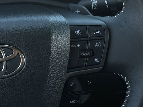 Used 2026 Toyota Camry SE w/ Convenience Package image 16