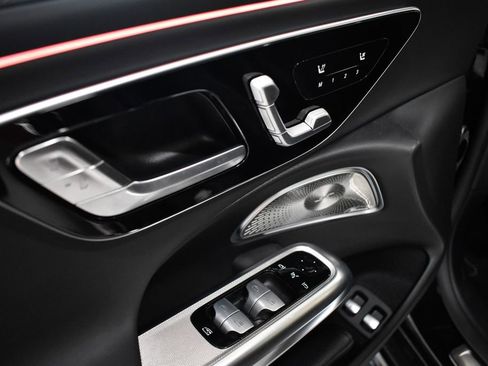 Used 2025 Mercedes-Benz E 53 AMG e 4MATIC Sedan image 19