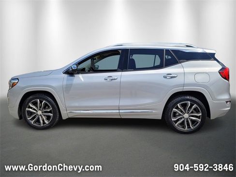 Used 2020 GMC Terrain Denali w/ Denali Premium Package image 2