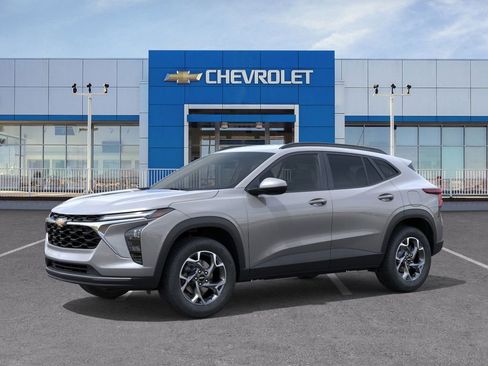 New 2026 Chevrolet Trax LT image 2