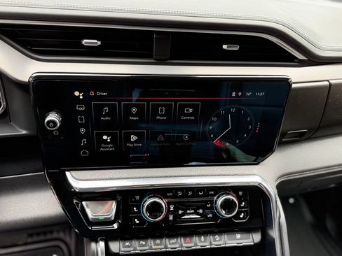 Used 2024 GMC Sierra 1500 Denali w/ Denali Reserve Package AWD/4WD image 19