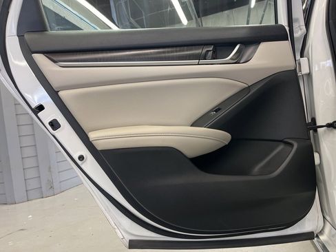Used 2019 Honda Accord EX-L image 28