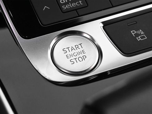 Used 2019 Audi Q8 Premium image 13