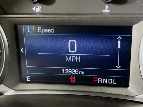 Used 2024 Chevrolet Equinox RS image 2