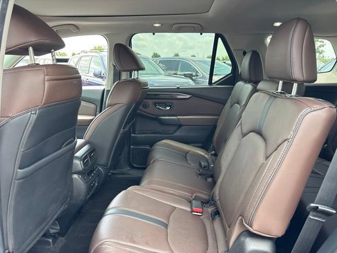 Used 2025 Honda Pilot Elite image 16