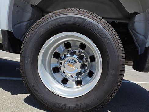 Used 2024 Chevrolet Silverado 3500 LTZ w/ LTZ Plus Package AWD/4WD image 17