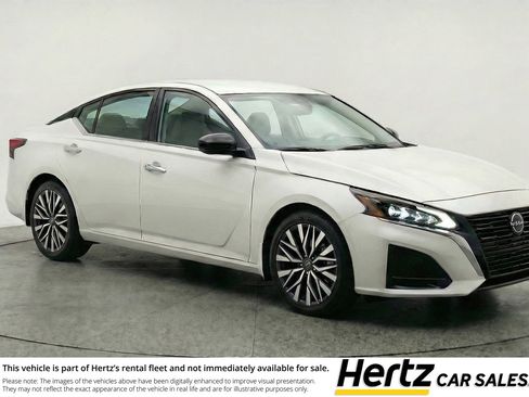 Used 2025 Nissan Altima 2.5 SV image 1