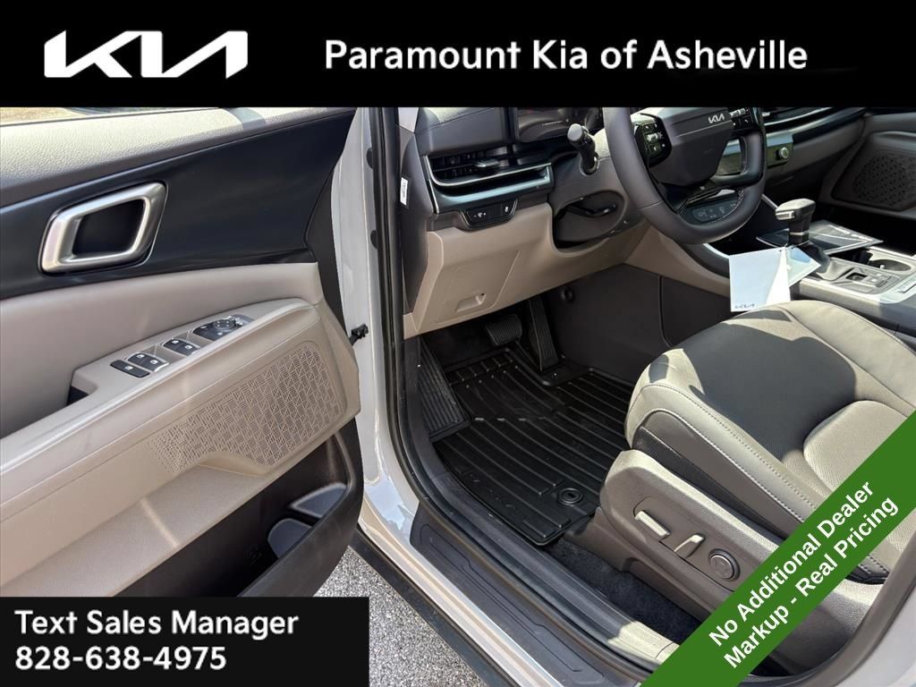 New 2027 Kia Carnival FWD image 17