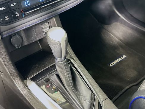 Certified 2019 Toyota Corolla SE w/ Carpet Mat Package (TMS) FWD image 18