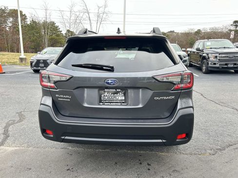 Used 2023 Subaru Outback Premium image 4
