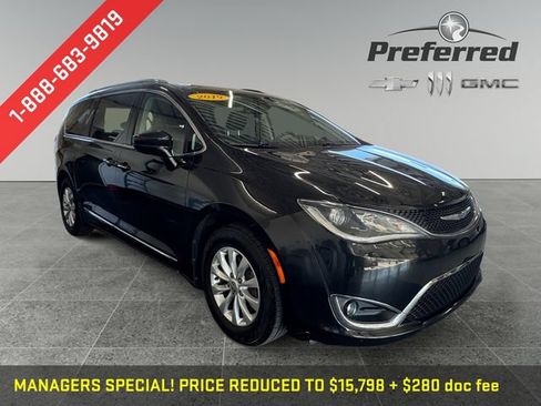 Used 2019 Chrysler Pacifica Touring-L FWD image 1