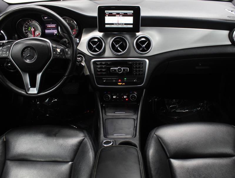 Used 2014 Mercedes-Benz CLA 250 image 9