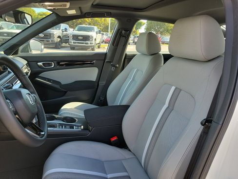 Used 2025 Honda Civic Sport image 11