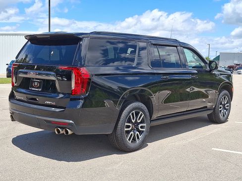 Used 2023 GMC Yukon XL AT4 w/ AT4 Premium Plus Package AWD/4WD image 25