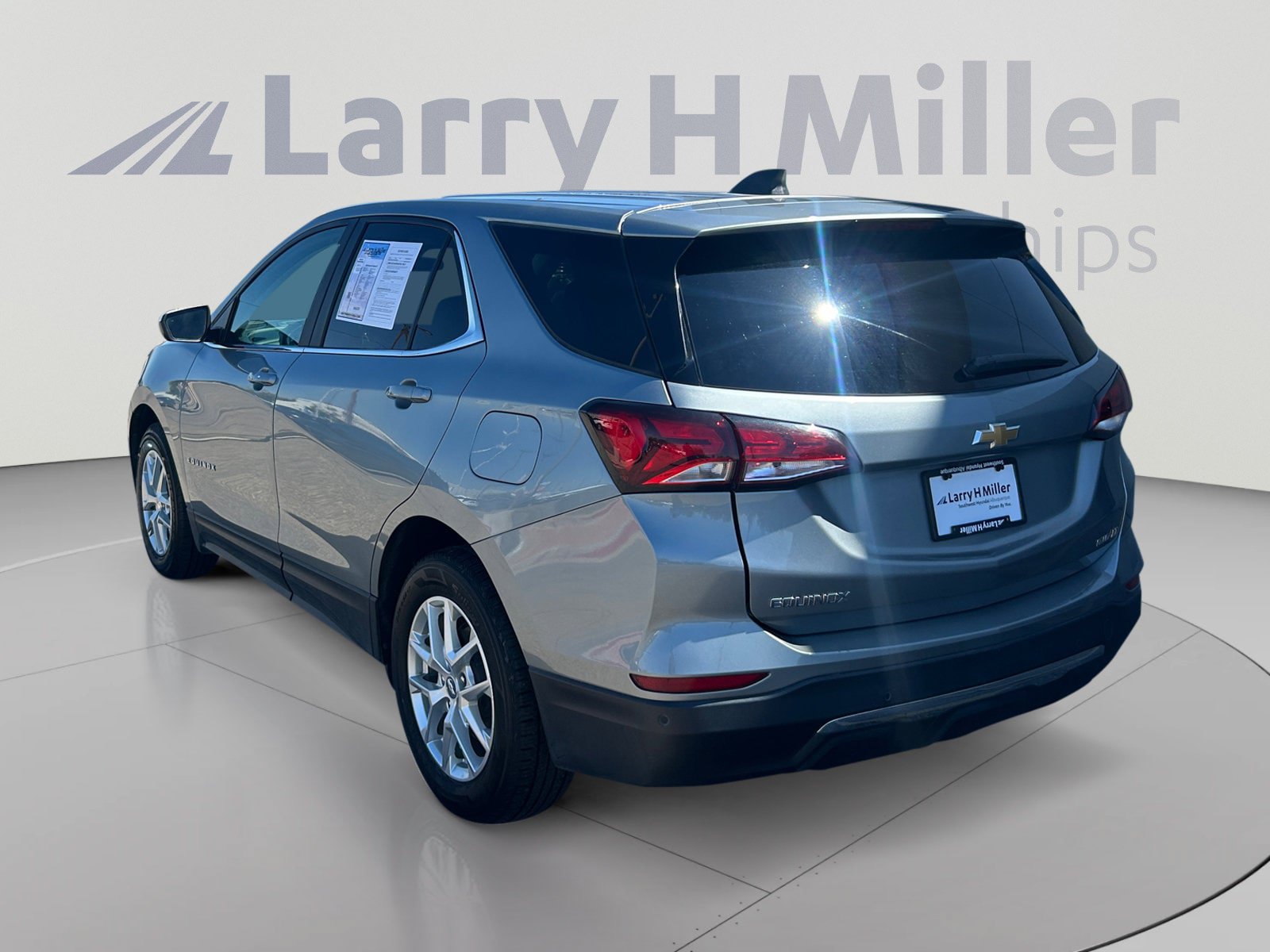 Used 2024 Chevrolet Equinox LT AWD/4WD image 4