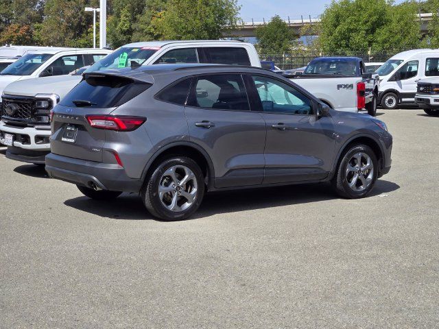 Certified 2025 Ford Escape ST-Line Select AWD/4WD image 8