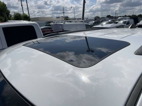 Used 2020 Jeep Grand Cherokee Limited w/ Premium Lighting Group AWD/4WD image 3