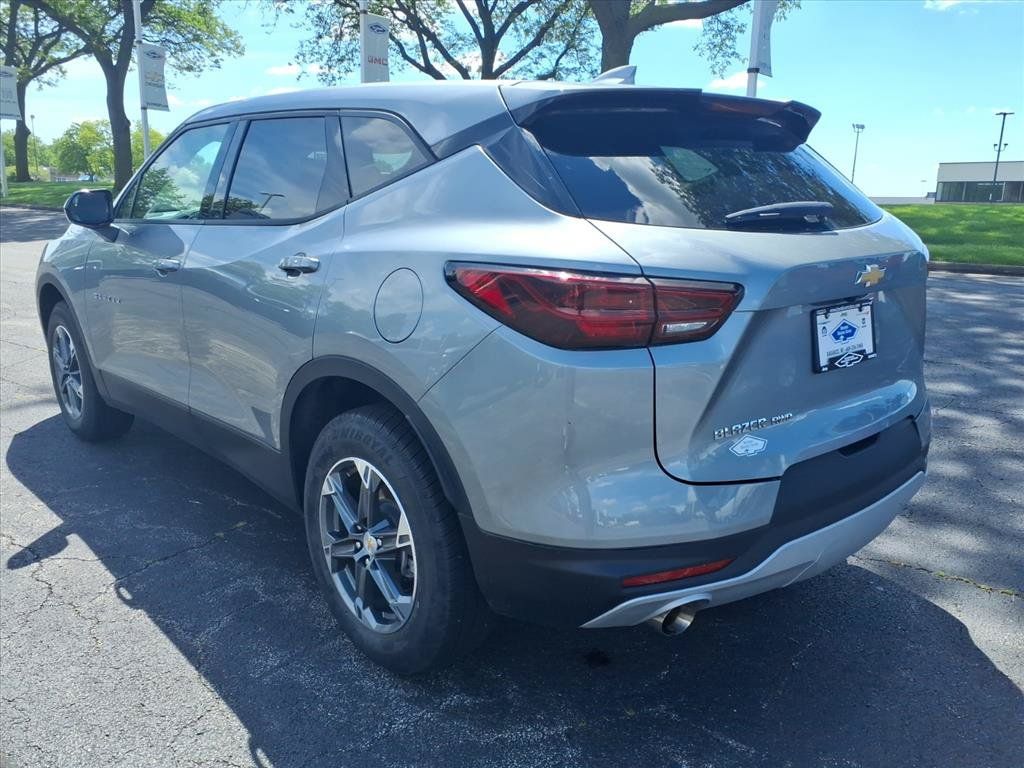 Used 2025 Chevrolet Blazer LT AWD/4WD image 5