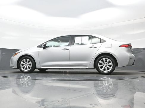 Used 2024 Toyota Corolla LE FWD image 27