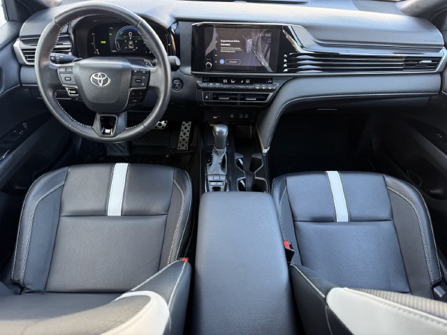 Used 2025 Toyota Camry SE FWD image 11