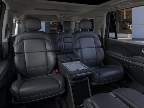 New 2026 Lincoln Navigator L Reserve AWD/4WD image 12