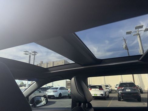 Used 2022 Toyota RAV4 XSE image 17